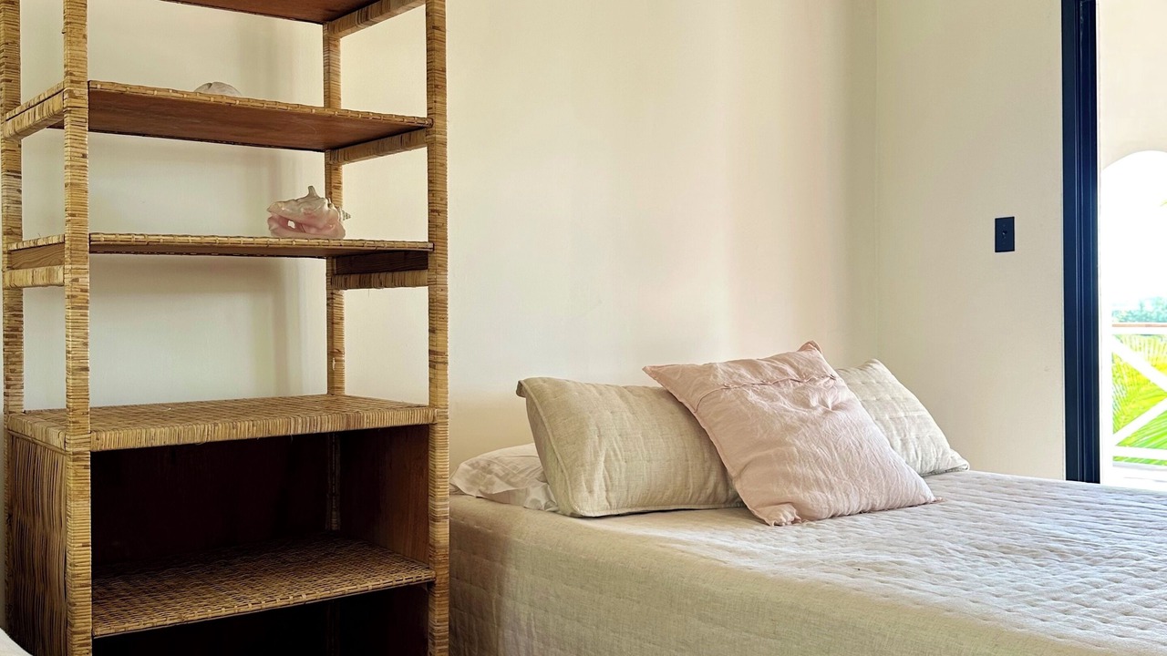 Photo of Bedroom in Tar Bay