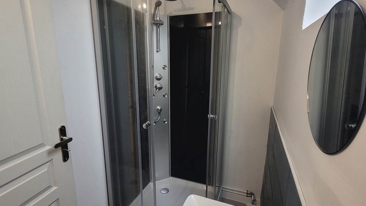 Photo of Bathroom in Quincy-Voisins