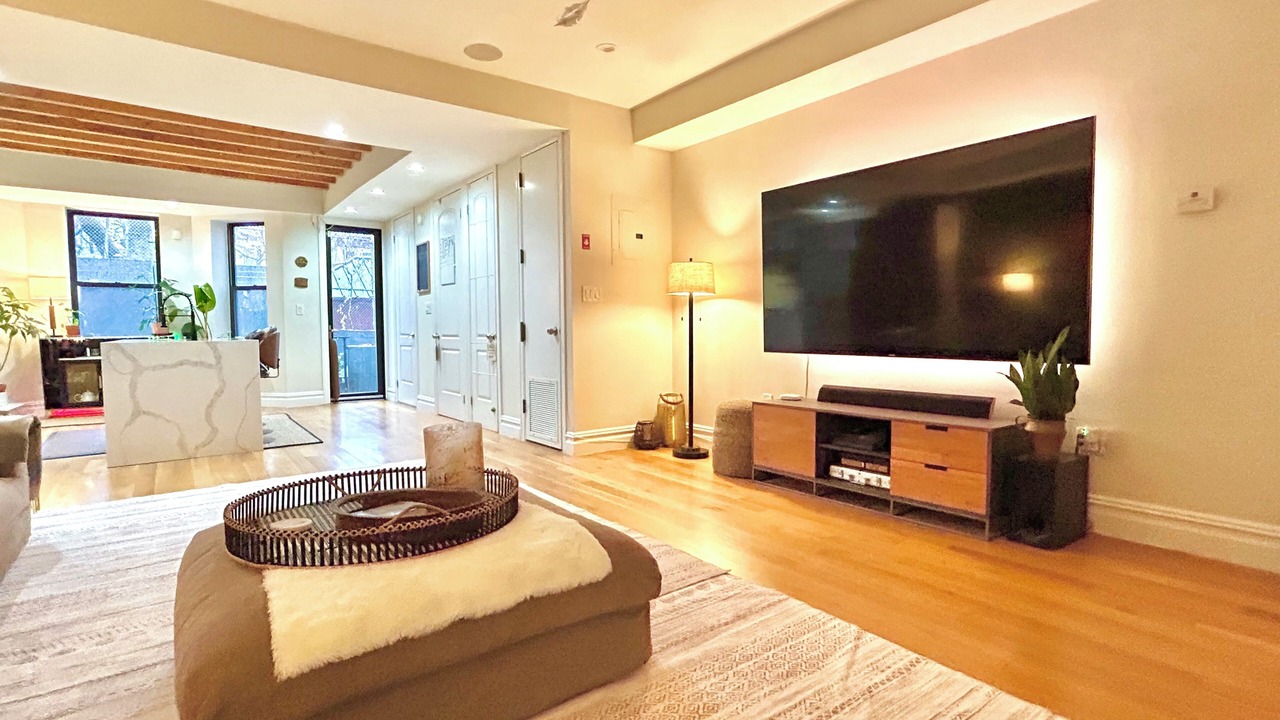 Photo of Livingroom in Ocean Hill