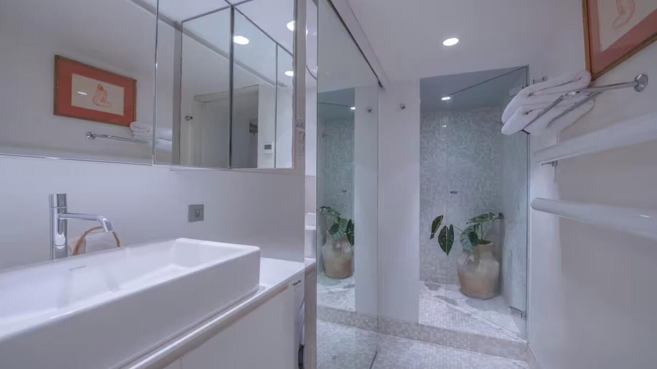 Photo of Bathroom in 6th Arrondissement