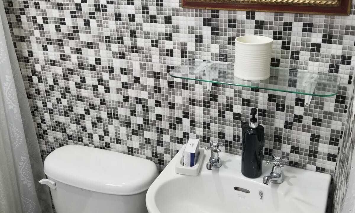 Photo of Bathroom in Porus