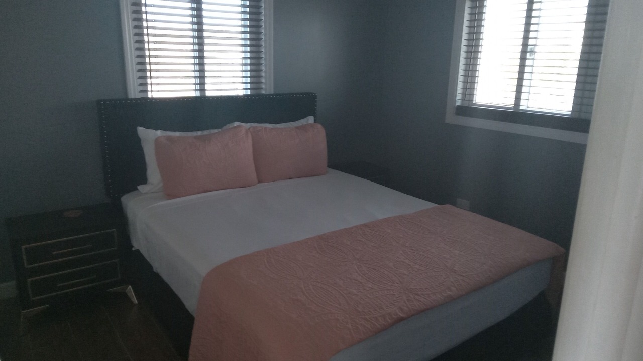 Photo of Bedroom in Tar Bay