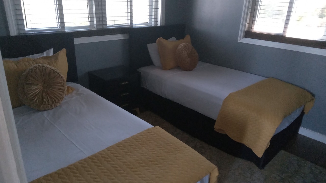 Photo of Bedroom in Tar Bay