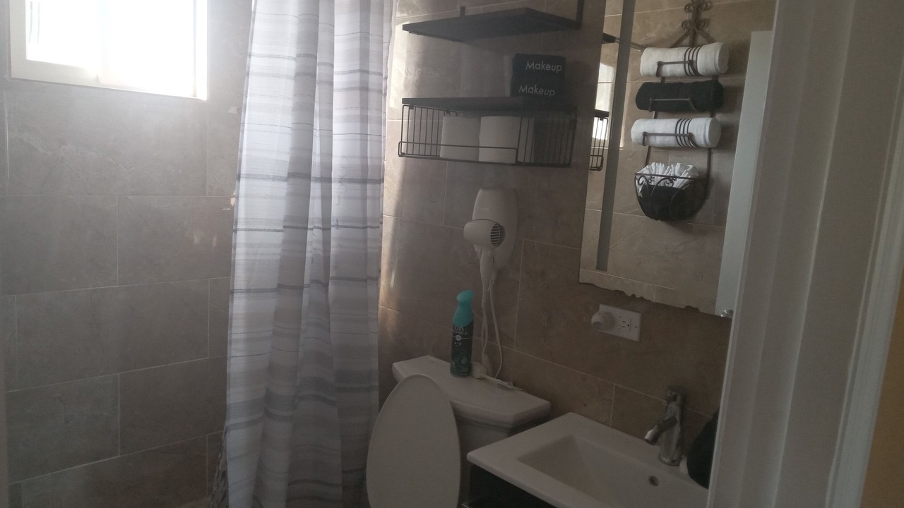 Photo of Bathroom in Tar Bay