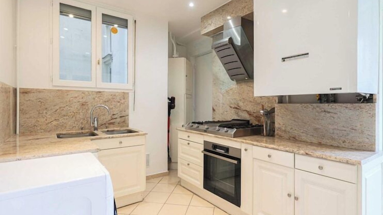Photo of Kitchen in Porte-Saint-Martin