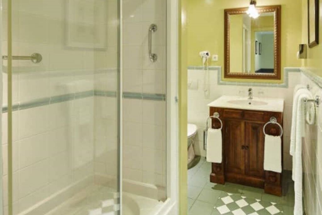 Photo of Bathroom in Magny-le-Hongre