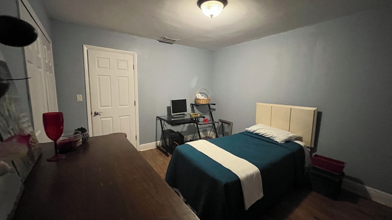 Photo of Bedroom in Bahamas Terrace