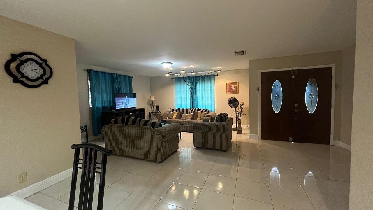 Photo of Livingroom in Bahamas Terrace