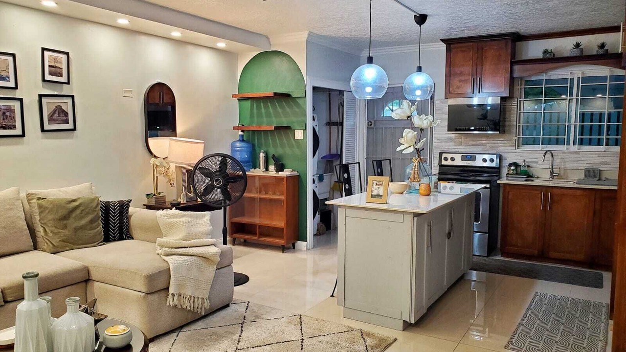 Photo of Livingroom in Molynes Gardens