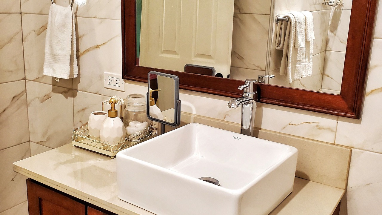 Photo of Bathroom in Molynes Gardens