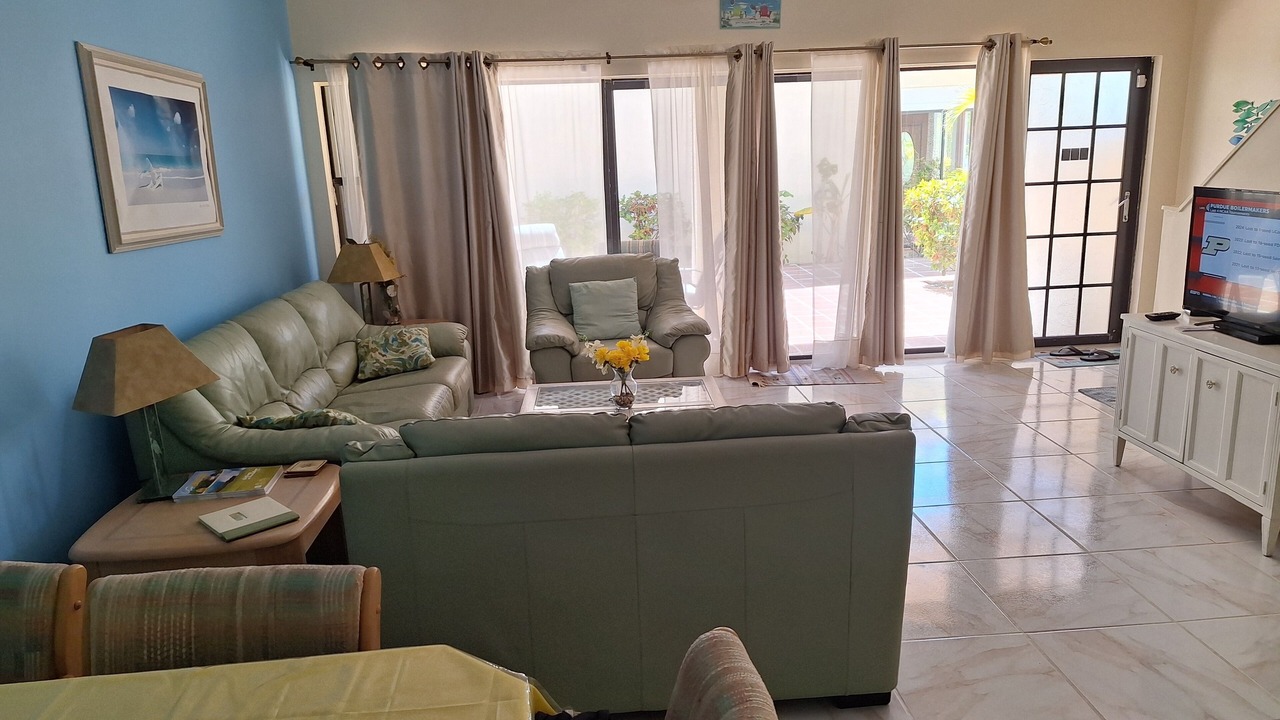 Photo of Livingroom in Bahamas Terrace