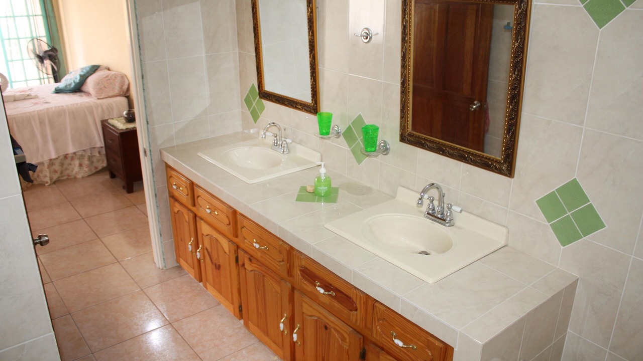 Photo of Bathroom in Tower Isle