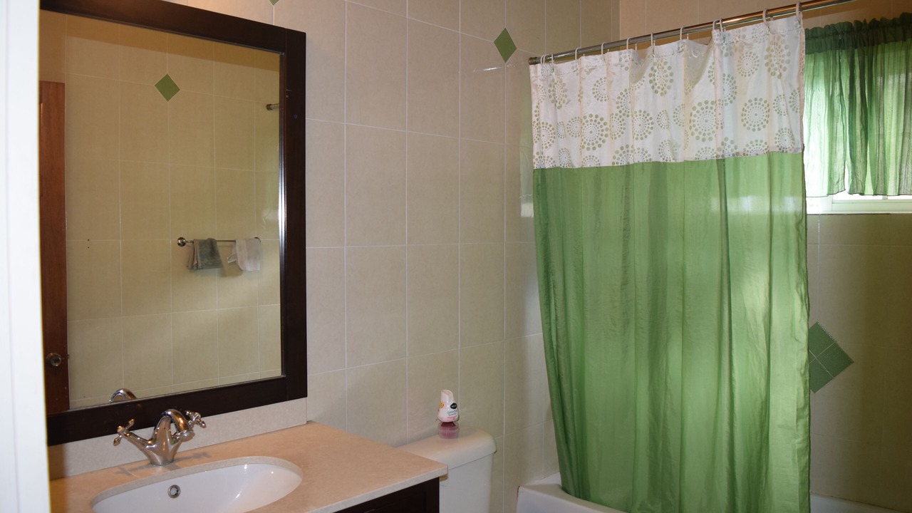 Photo of Bathroom in Tower Isle