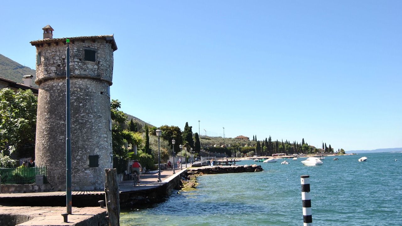 Photo of Others in Cassone