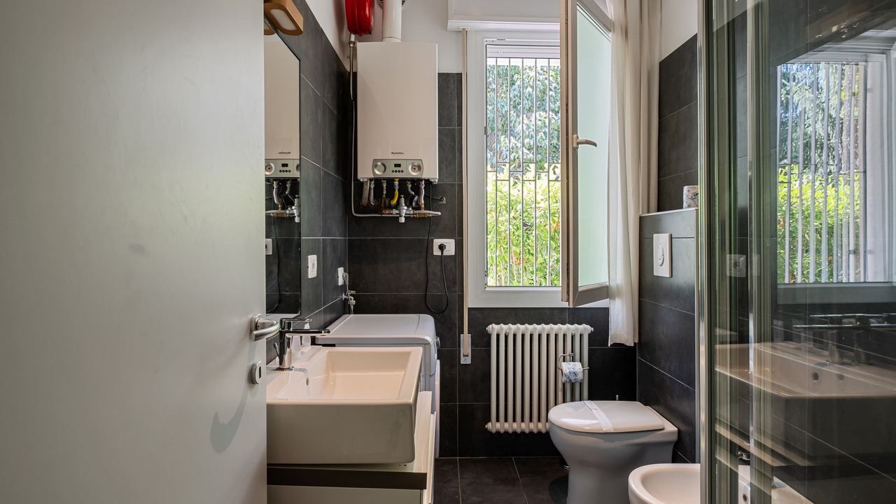Photo of Bathroom in Historic Centre