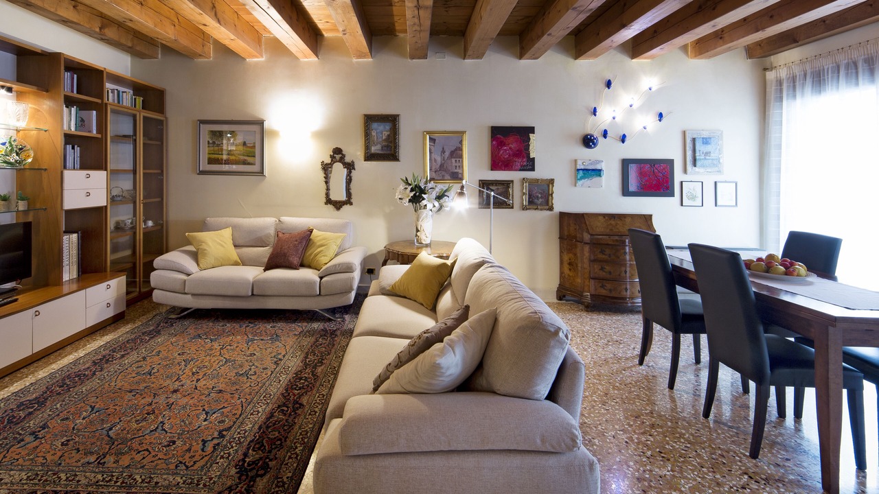 Photo of Livingroom in Historic Centre