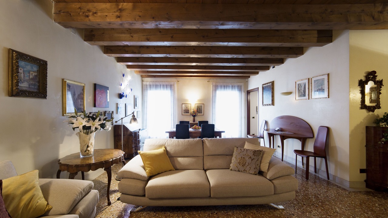 Photo of Livingroom in Historic Centre