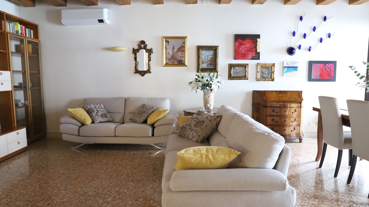 Photo of Livingroom in Historic Centre