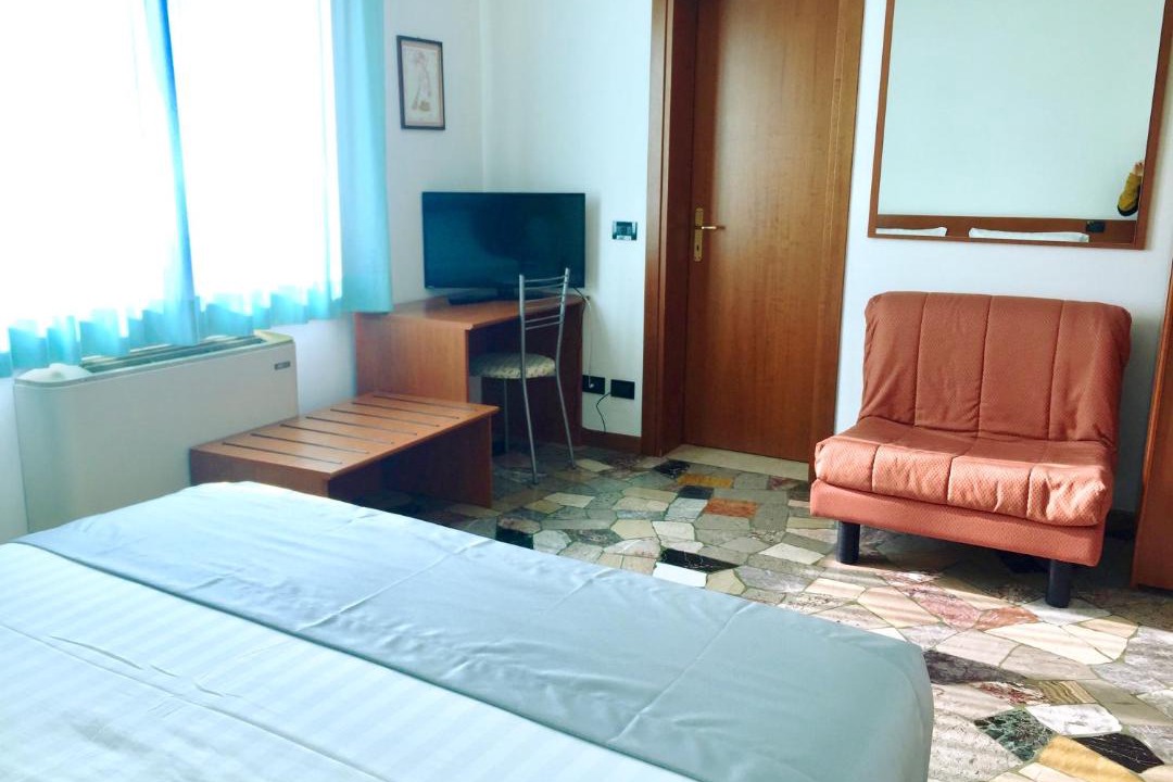 Photo of Bedroom in Val Liona