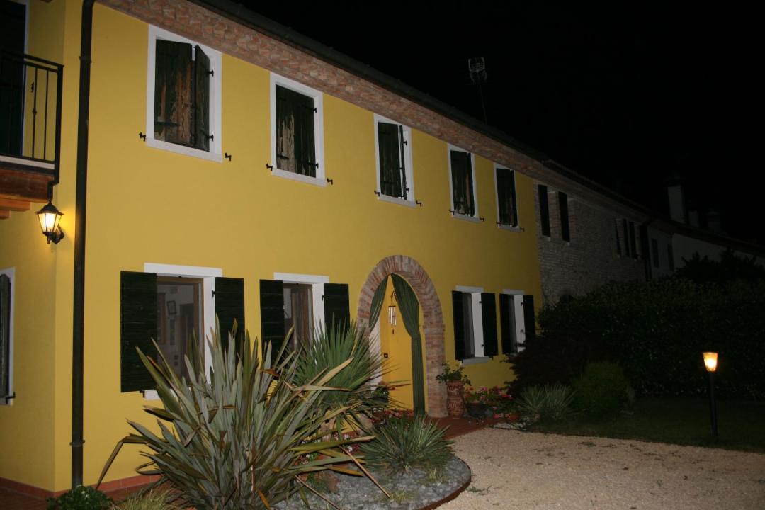 Photo of Others in Paese