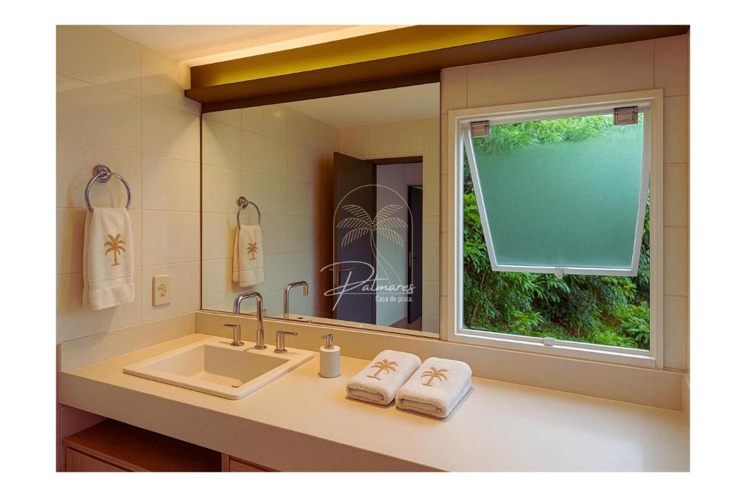 Photo of Bathroom in Ferradurinha