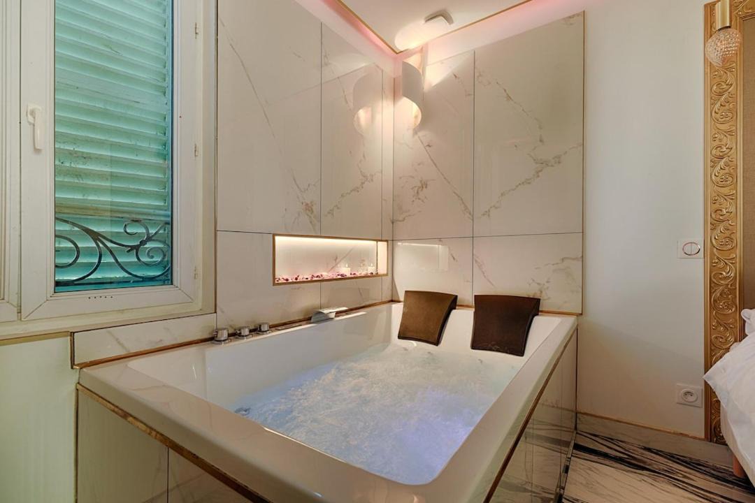 Photo of Bathroom in Villeneuve-Saint-Georges