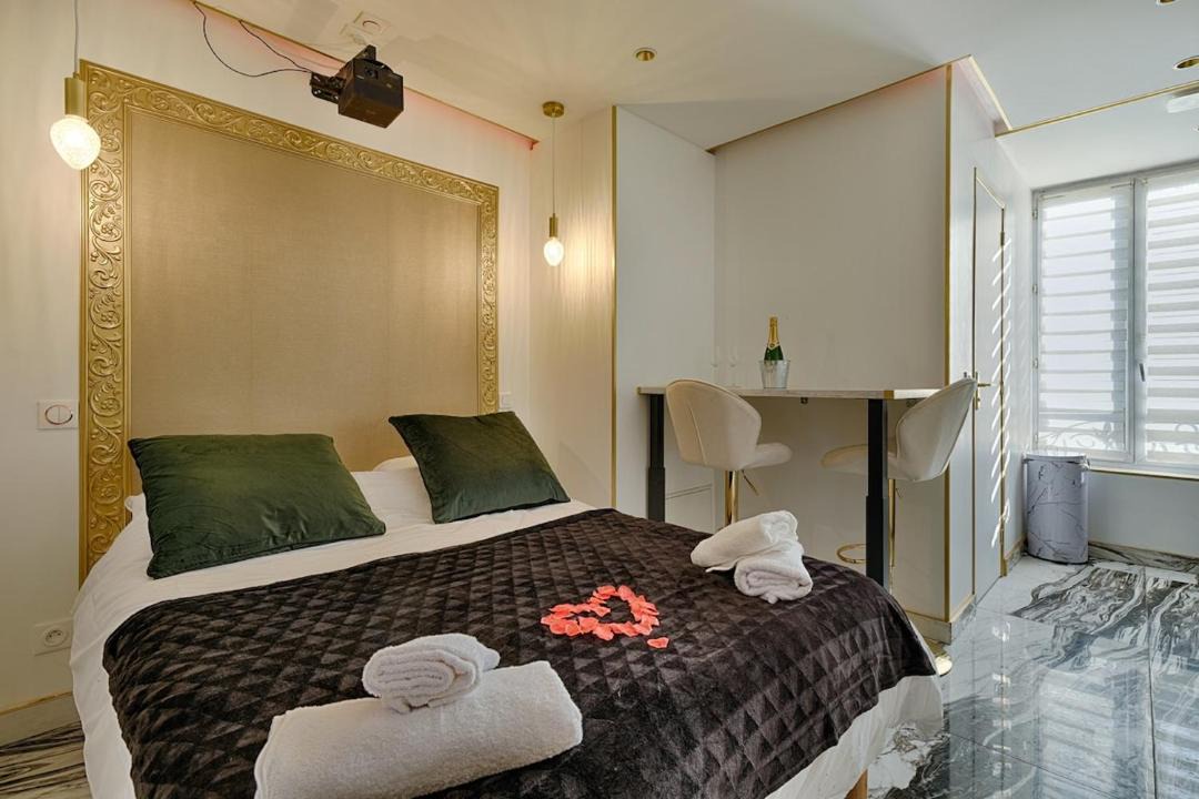 Photo of Bedroom in Villeneuve-Saint-Georges