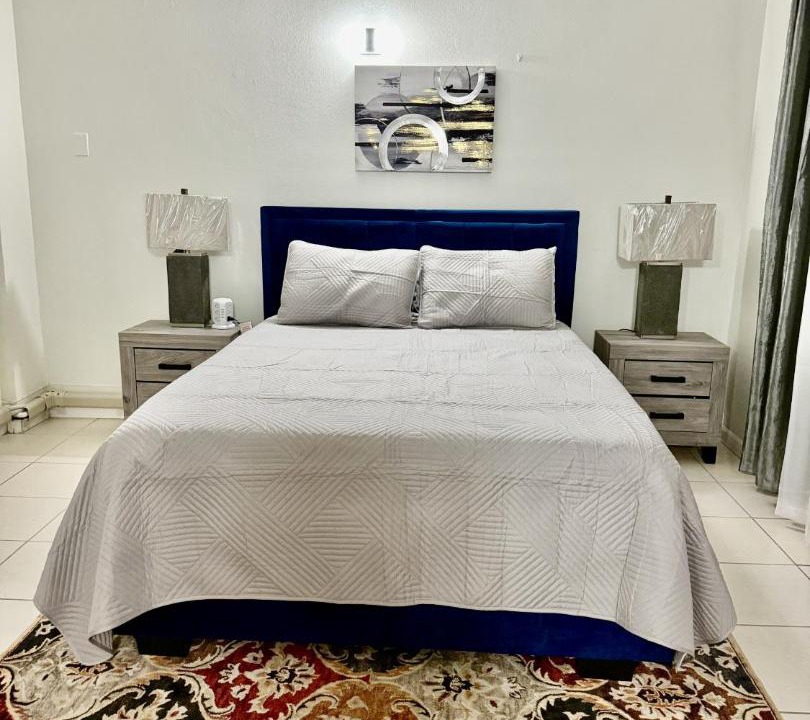 Photo of Bedroom in Molynes Gardens
