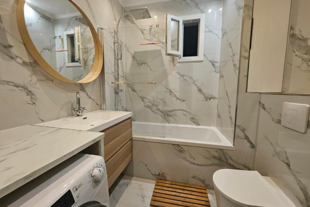 Photo of Bathroom in Le Plessis-Robinson