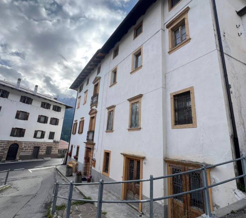 Photo of Buildings in Dosoledo