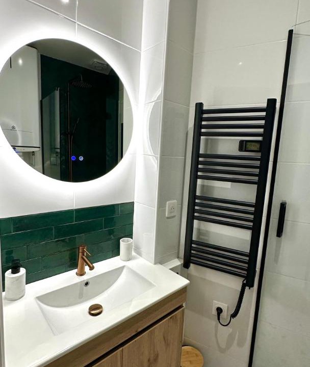 Photo of Bathroom in Combat