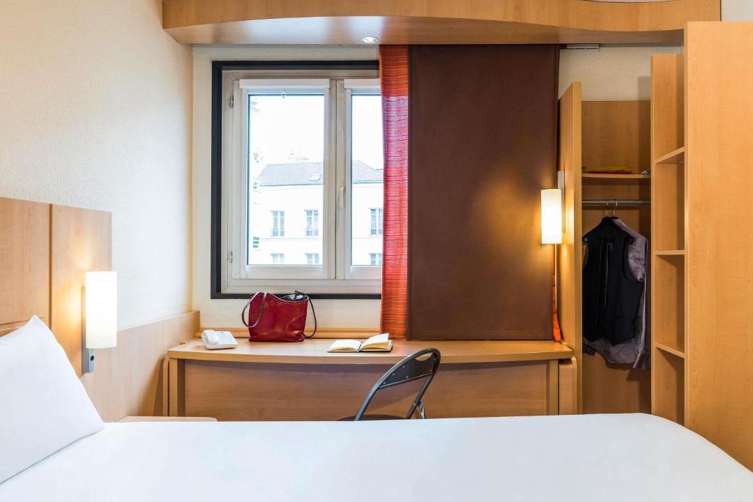Photo of Bedroom in Suresnes