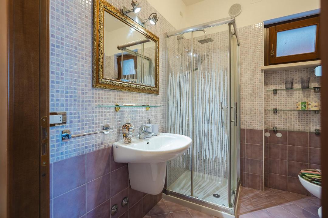 Photo of Bathroom in Sandra