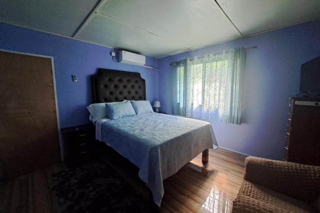Photo of Bedroom in Spanish Town