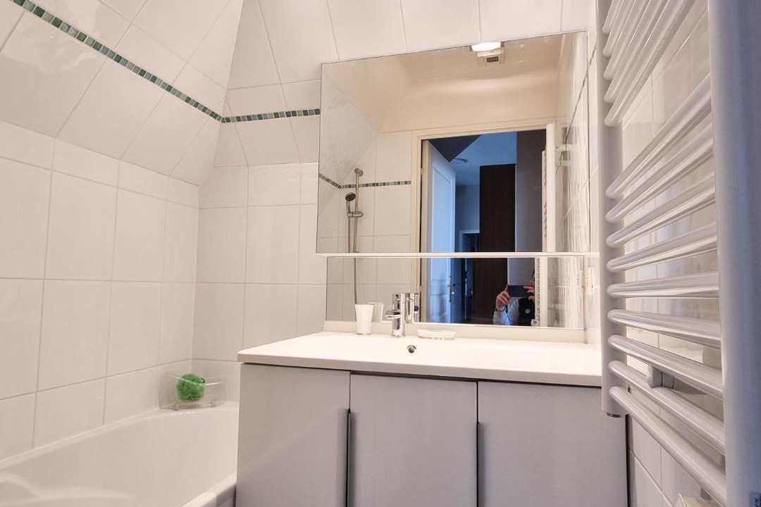 Photo of Bathroom in Le Plessis-Robinson