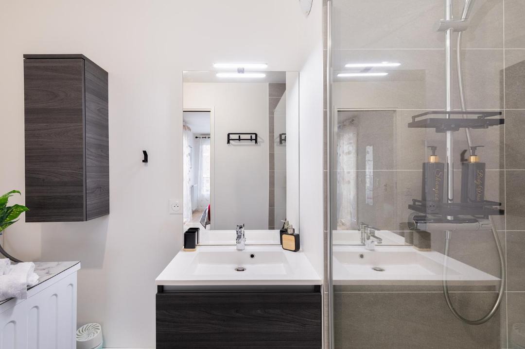 Photo of Bathroom in Clichy