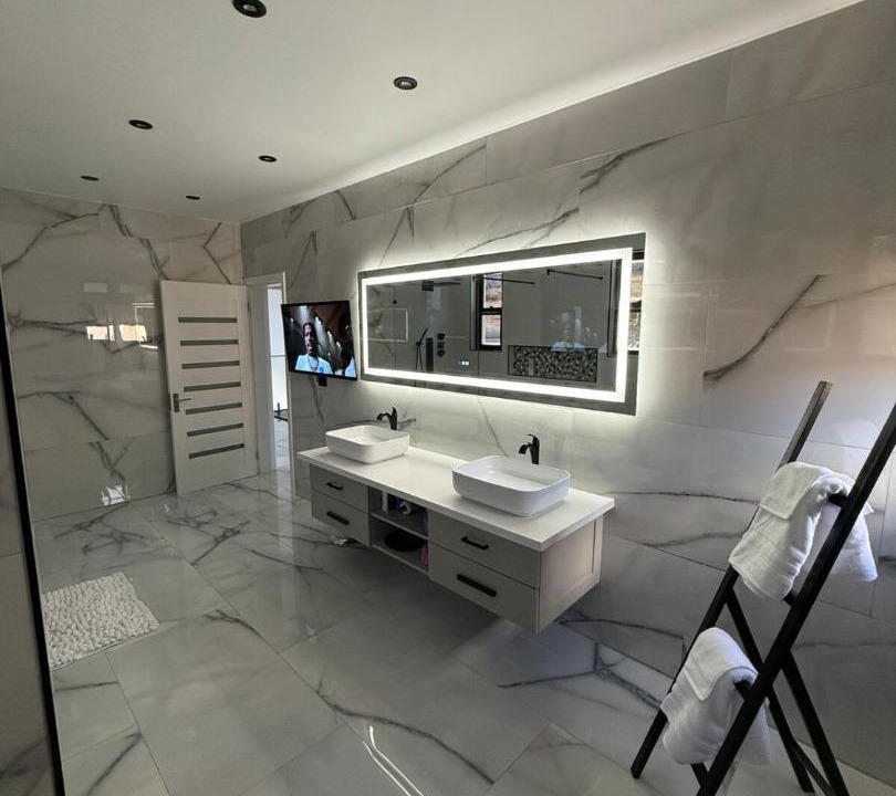 Photo of Bathroom in Whitehouse