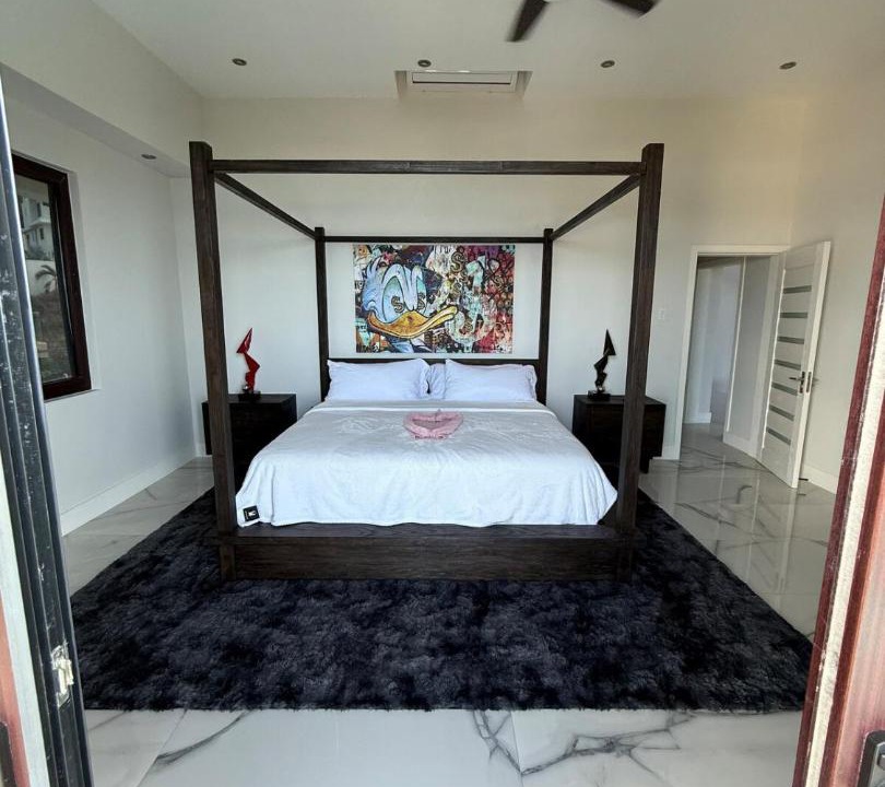 Photo of Bedroom in Whitehouse