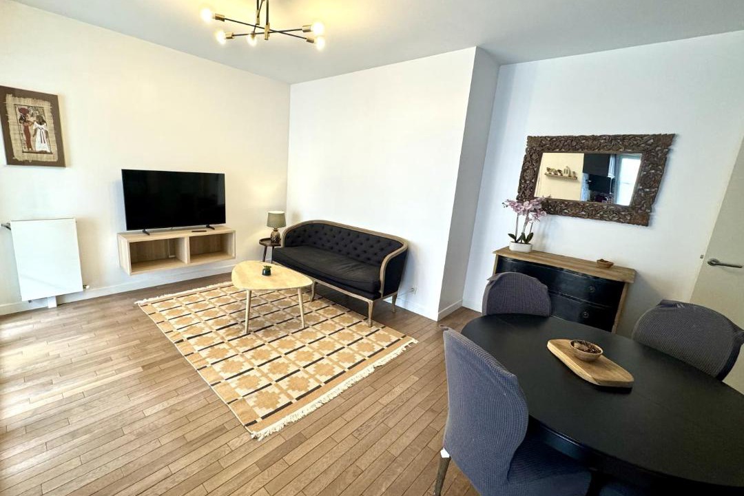 Photo of Livingroom in Le Plessis-Robinson