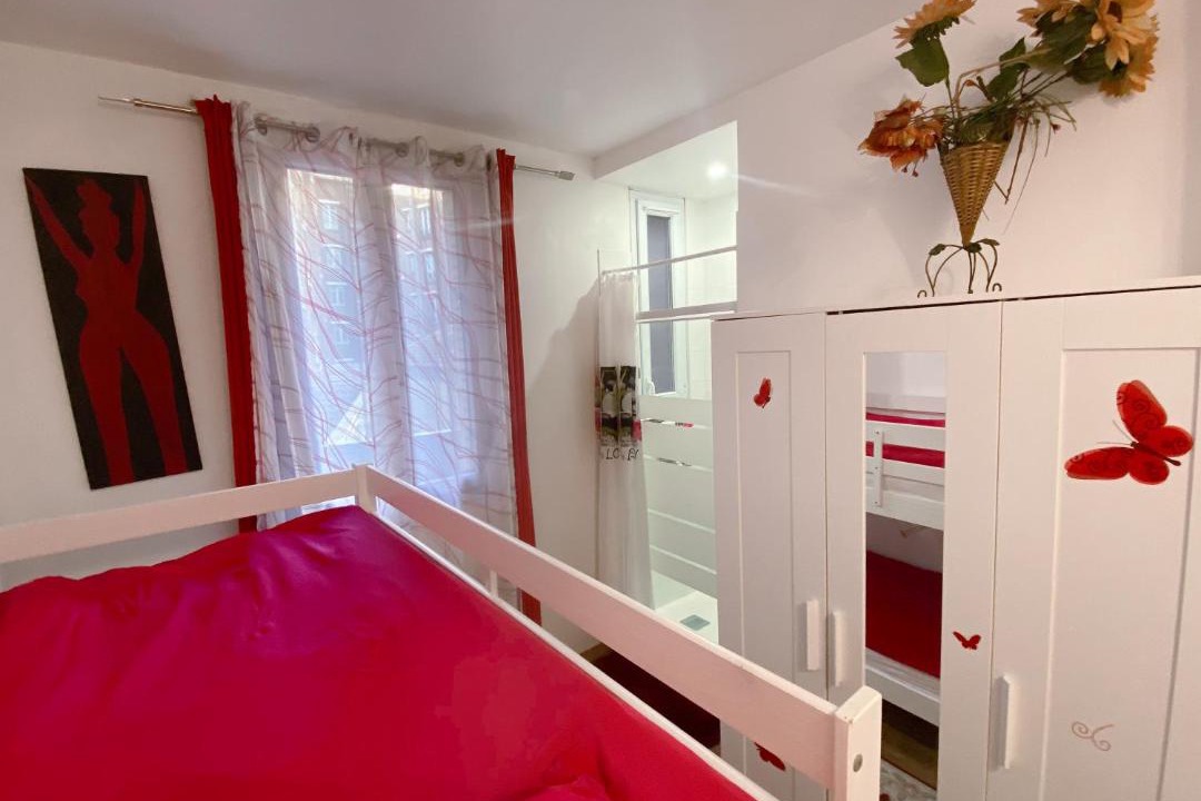 Photo of Bedroom in Clichy