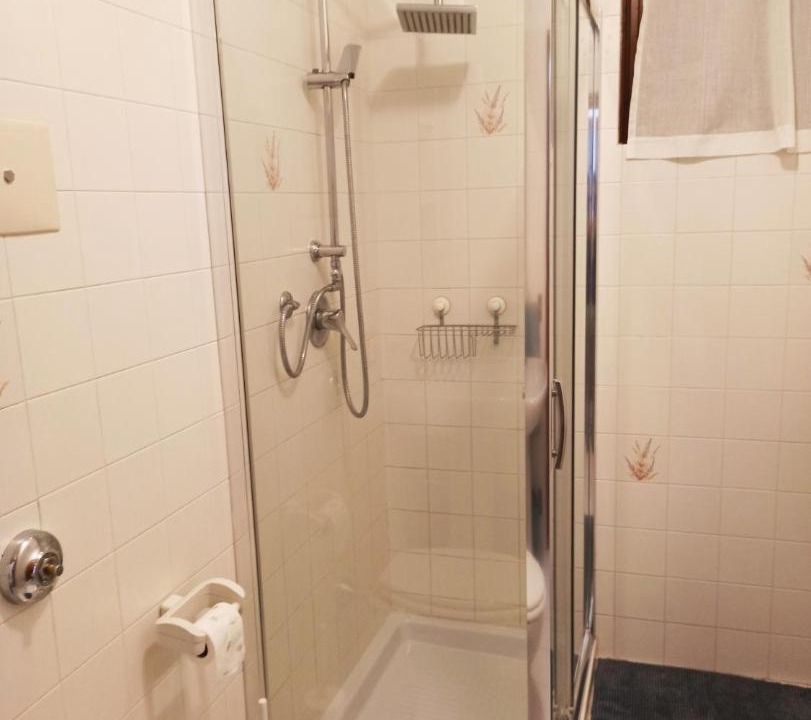 Photo of Bathroom in Navene