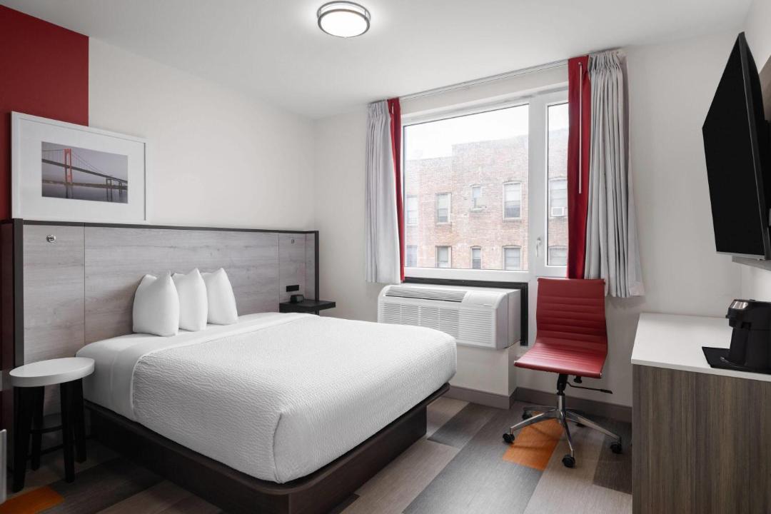 Photo of Bedroom in Midwood
