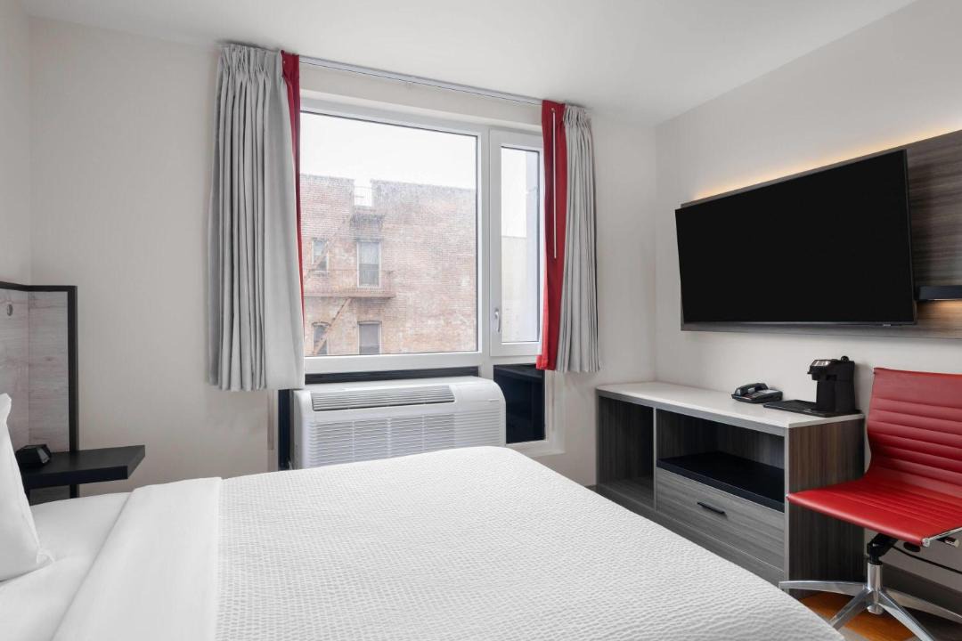 Photo of Bedroom in Midwood
