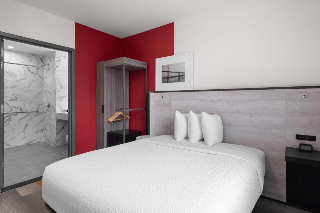 Photo of Bedroom in Midwood