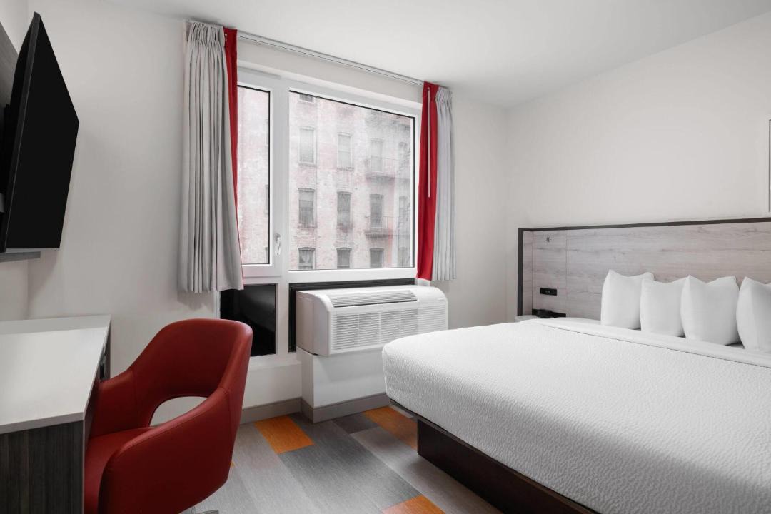 Photo of Bedroom in Midwood