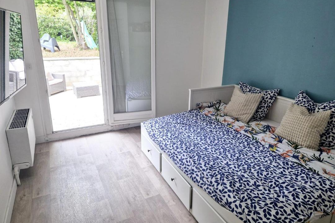 Photo of Bedroom in Thiais