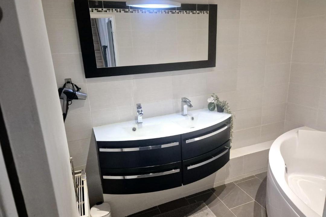 Photo of Bathroom in Thiais