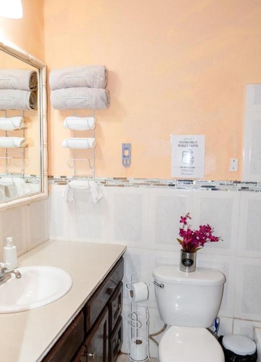 Photo of Bathroom in Mona Heights