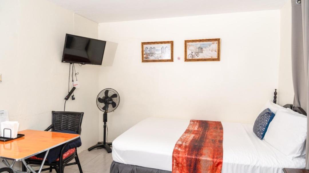 Photo of Bedroom in Mona Heights