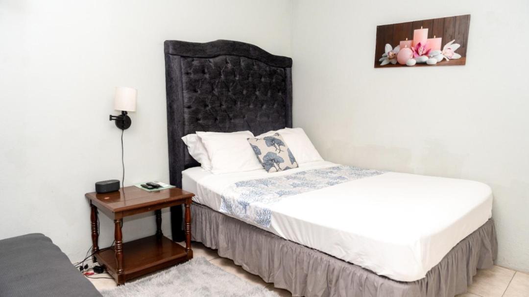 Photo of Bedroom in Mona Heights
